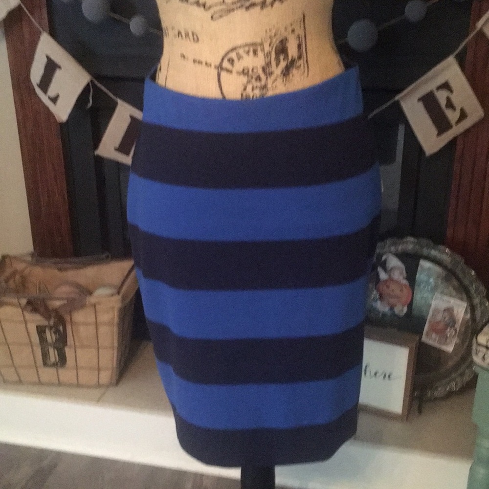 Striped knit skirt